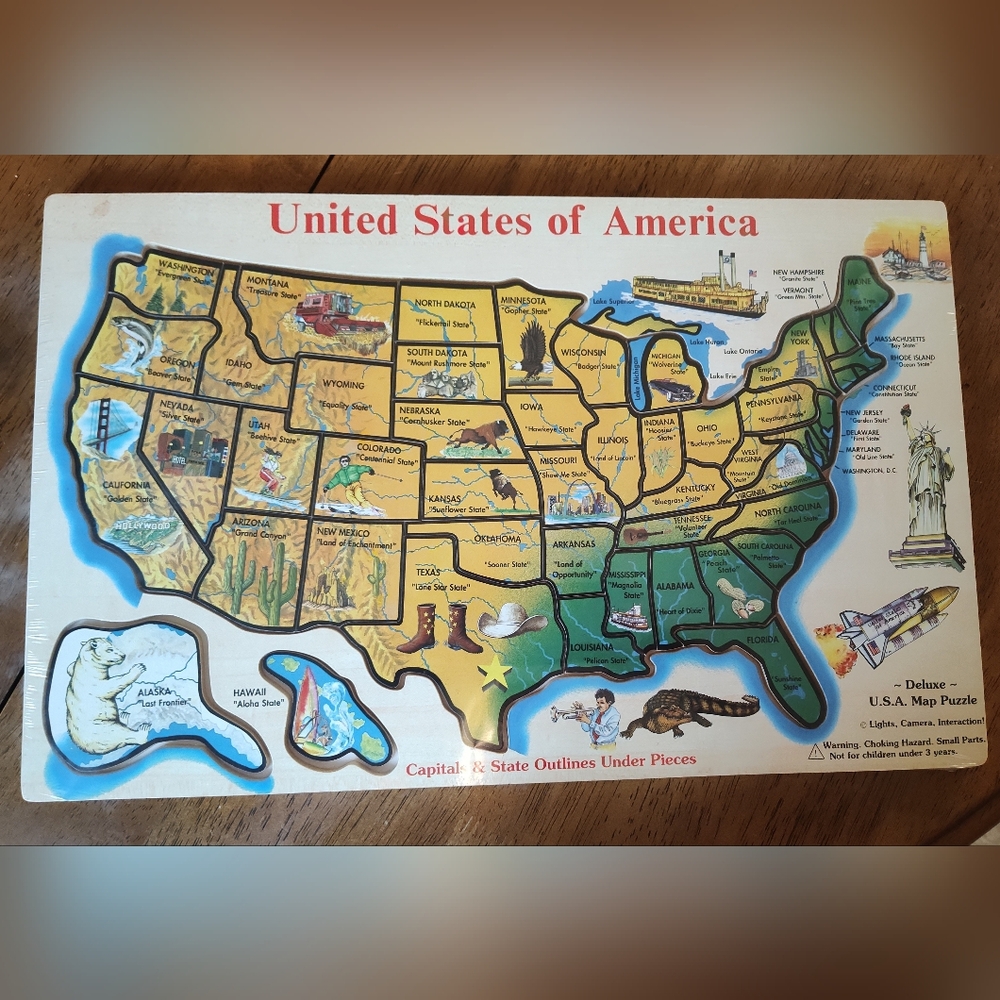 NWOT Vintage Wooden United States of America Map Puzzle